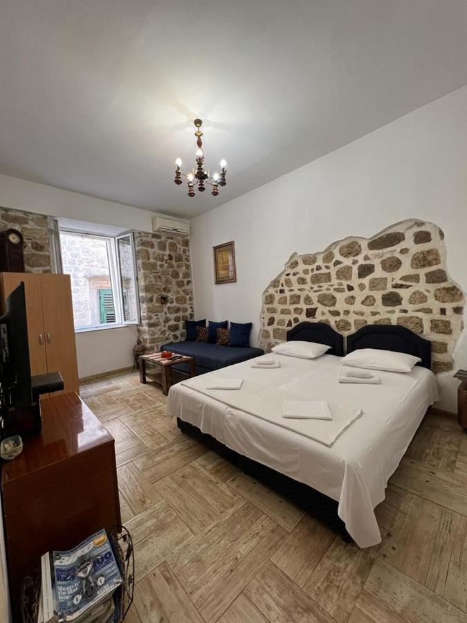 Royal House Appartement Kotor Buitenkant foto