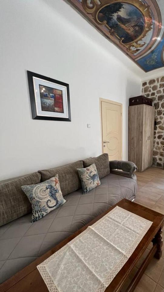Royal House Appartement Kotor Buitenkant foto