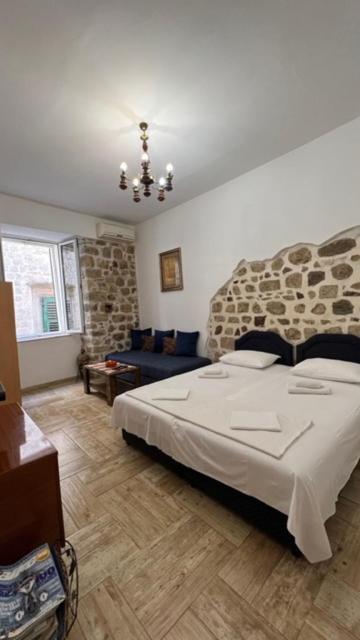 Royal House Appartement Kotor Buitenkant foto