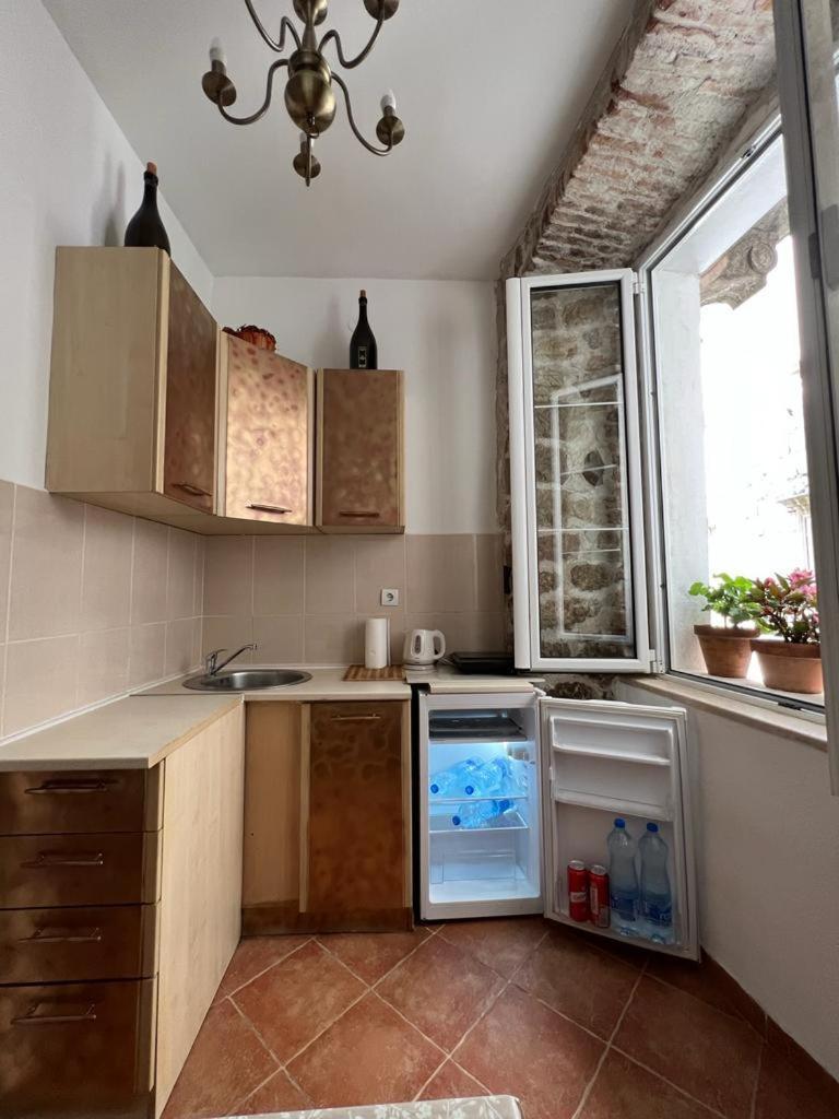 Royal House Appartement Kotor Buitenkant foto