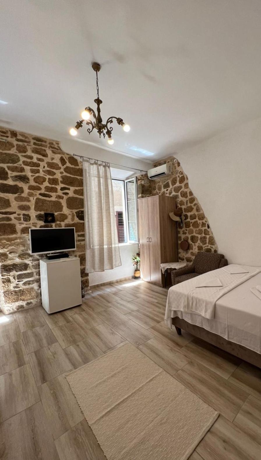 Royal House Appartement Kotor Buitenkant foto