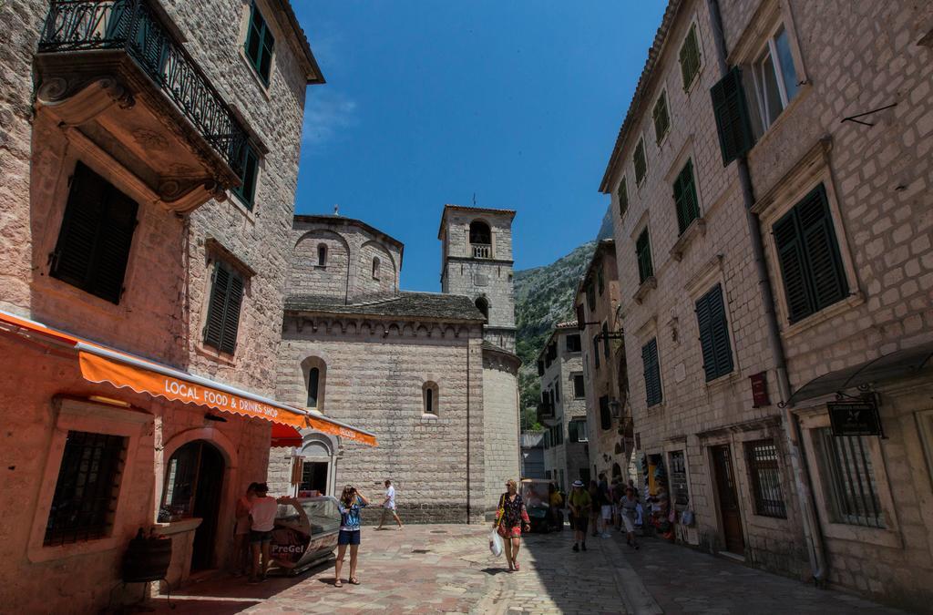 Royal House Appartement Kotor Buitenkant foto